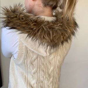Cream wool knit vest with faux fur by Abercrombie